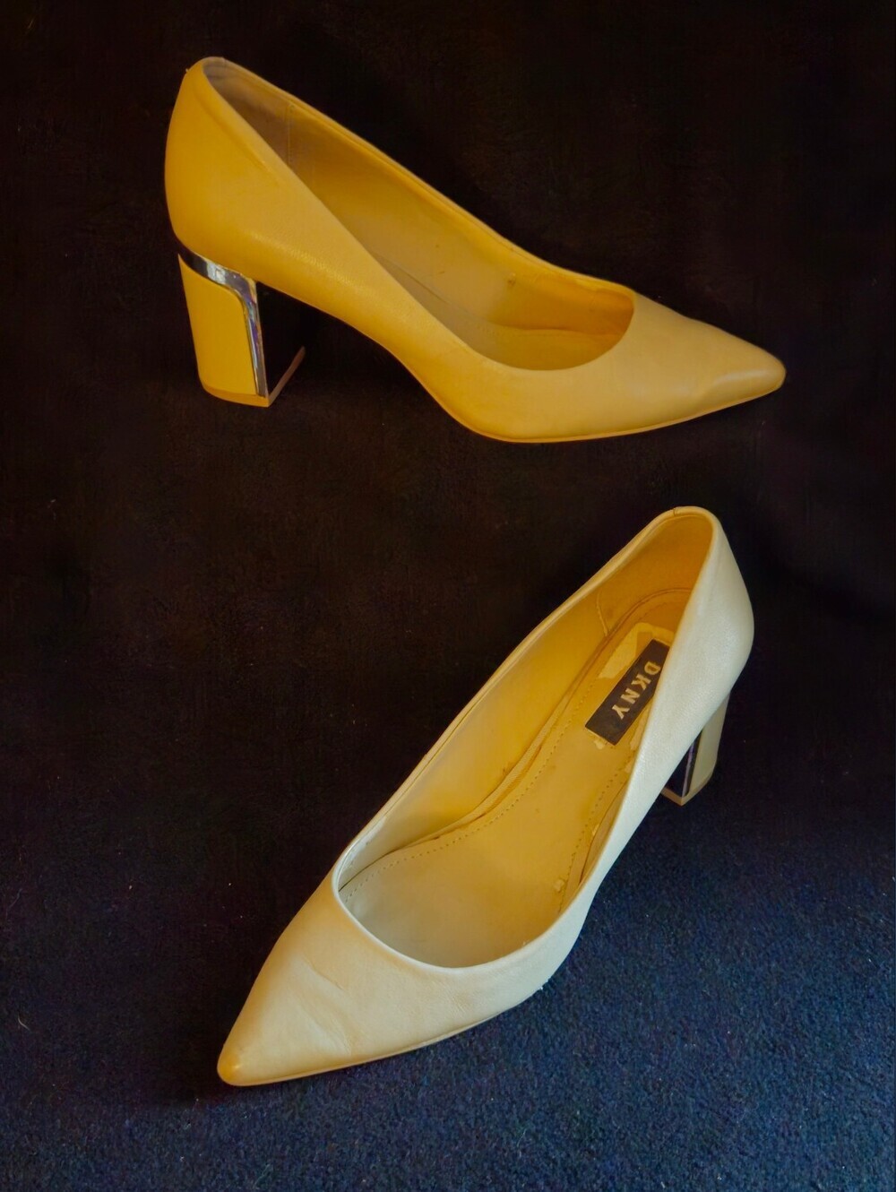 DKNY Cream Leather Pointed-Toe Block Mid-Heel Pumps - Size 6.5